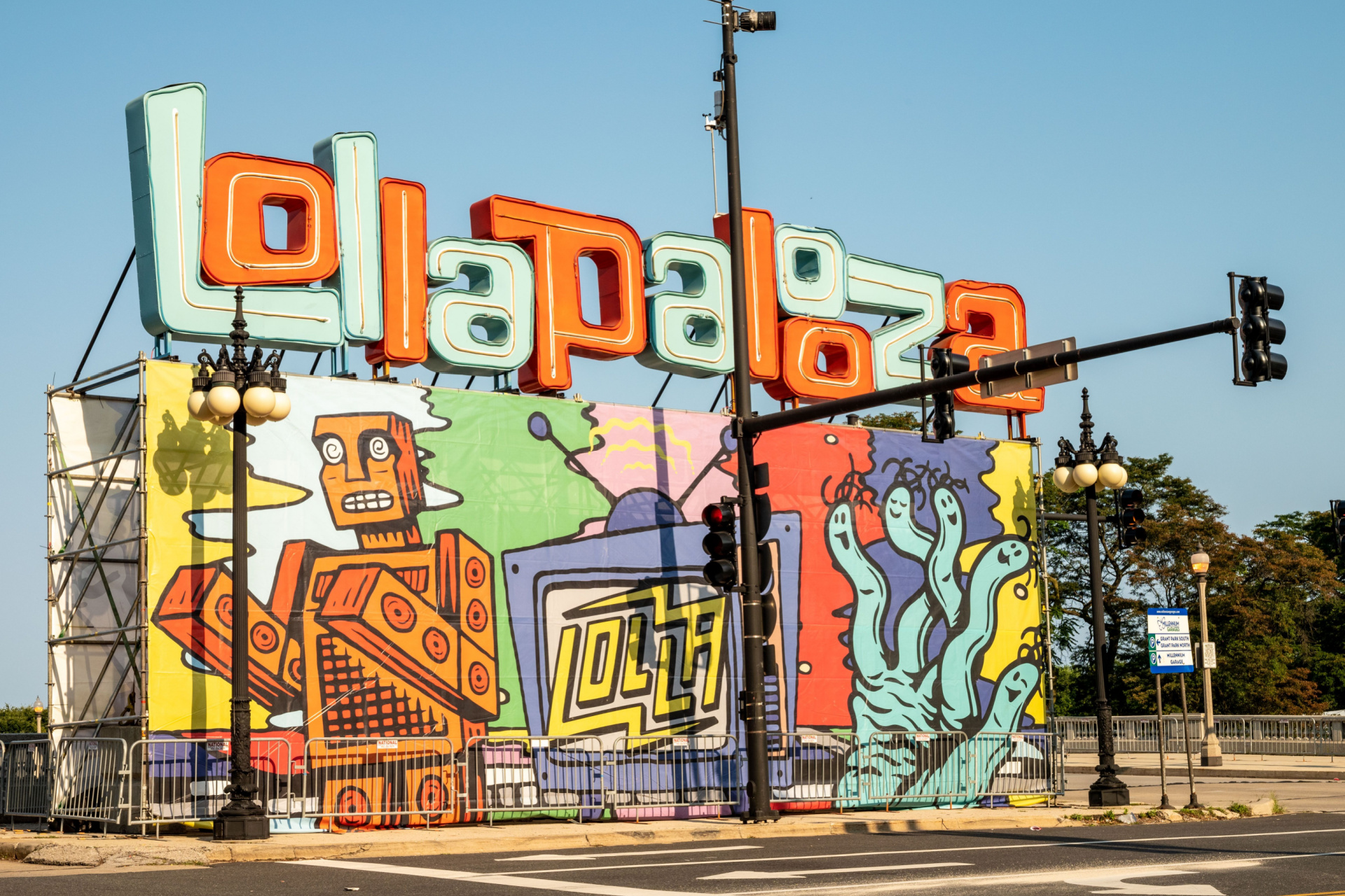 Lollapalooza is open in Chicago: The scene from the gates